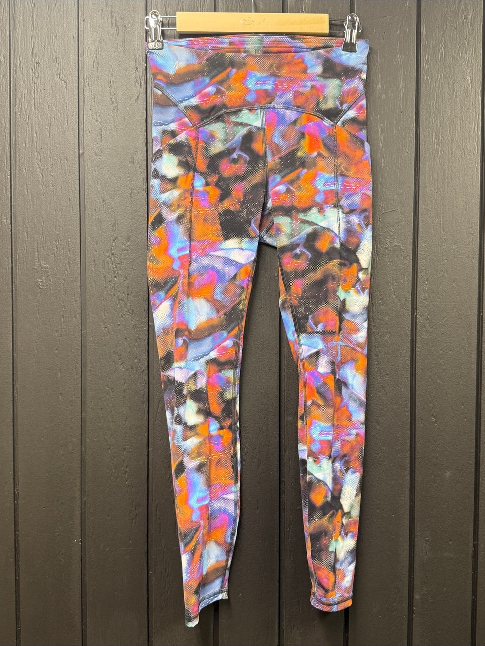 Lululemon Power Thru High-Rise Tight 25"
Hyper Drift Multi Size 4